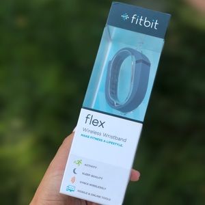 NEVER BEFORE USED FIT BIT FLEX! ✅NEGOTIABLE✅